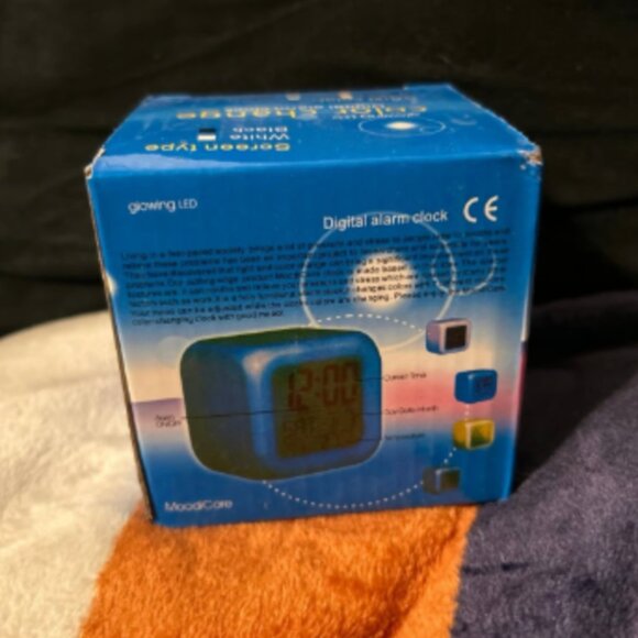Moodicare Glowing LED Color Change Digital Alarm Clock NIB New in Box - Picture 3 of 3